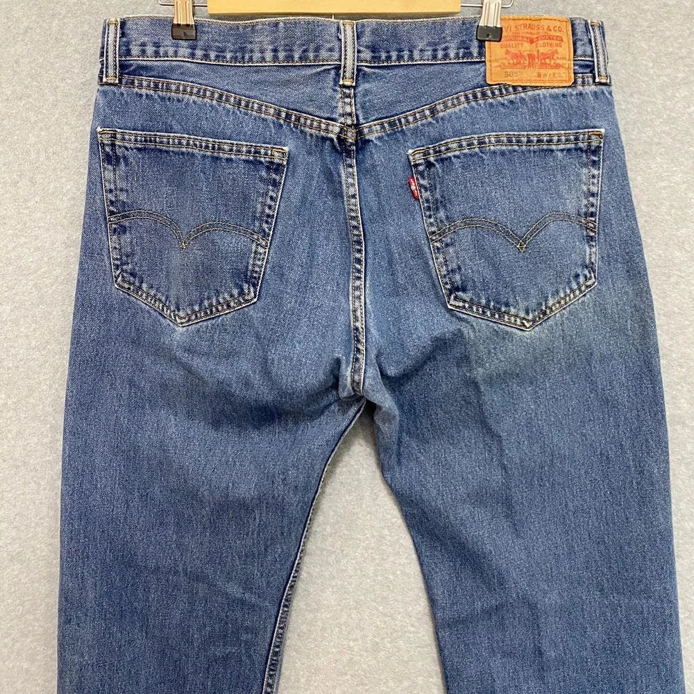 LEVIS 505 Men's 36x32 Straight Leg Classic Fit 100% Cotton Denim Blue Jeans